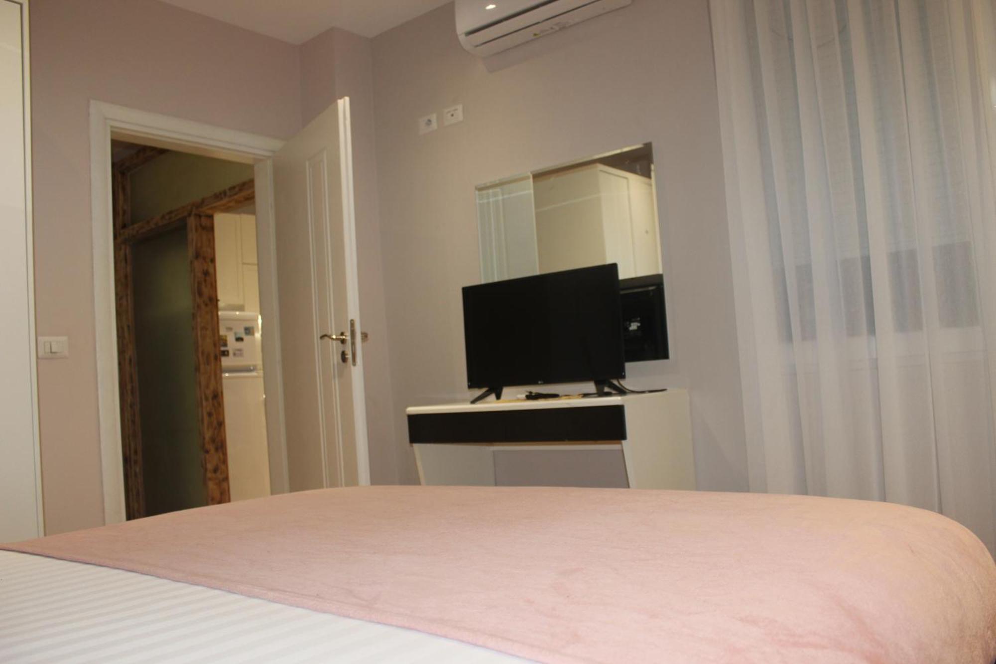 Luxury Blloku Tirana Apartment Eksteriør billede